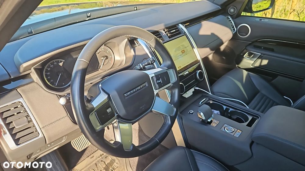 Land Rover Discovery 2.0 P300 Dynamic SE - 24