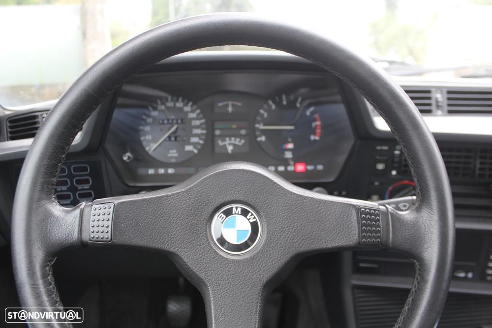 BMW 635 M CSi - 19
