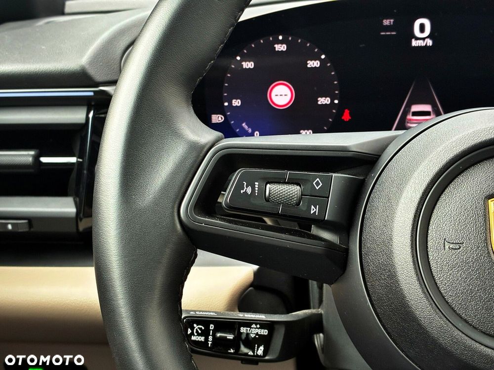 Porsche Macan - 28