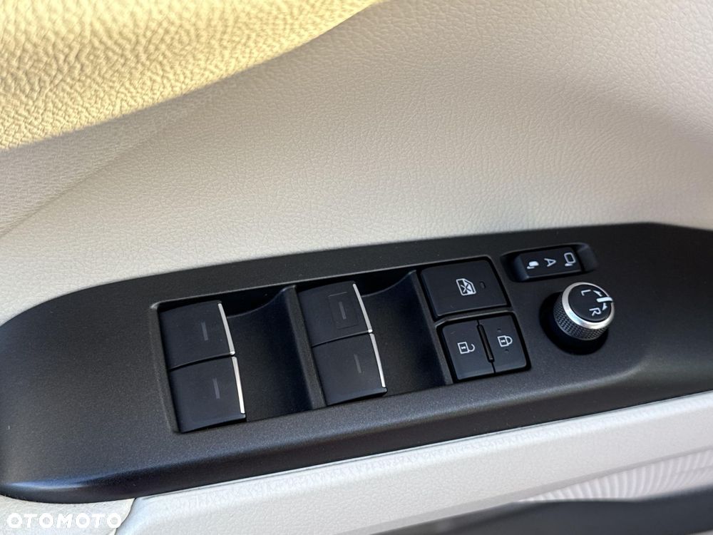 Toyota Camry 2.5 Hybrid Comfort CVT - 22