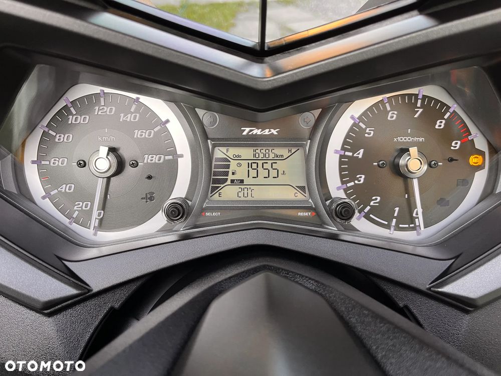 Yamaha Tmax - 22