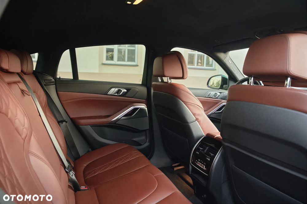 BMW X6 M50i - 27