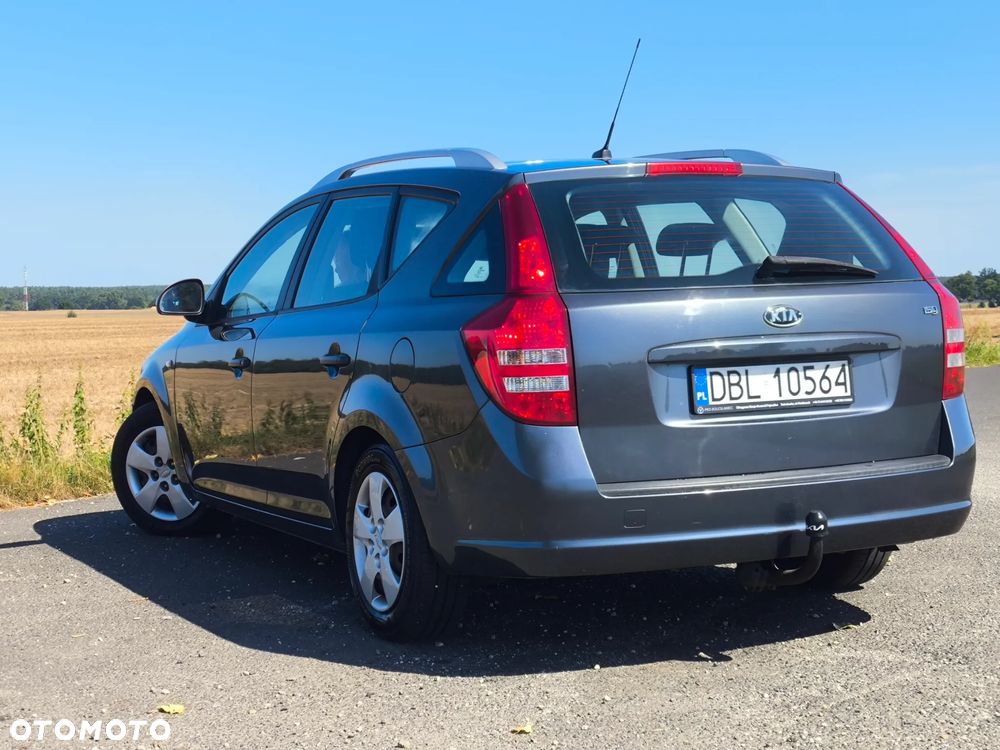 Kia Ceed - 4