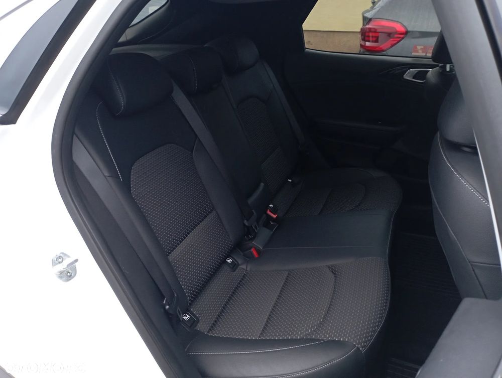 Kia XCeed 1.6 T-GDI L Business Line - 10