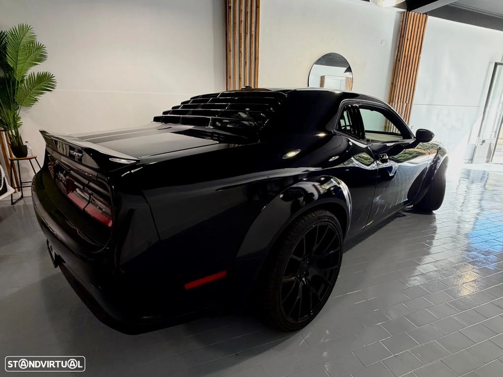 Dodge Challenger Auto SXT Plus - 4
