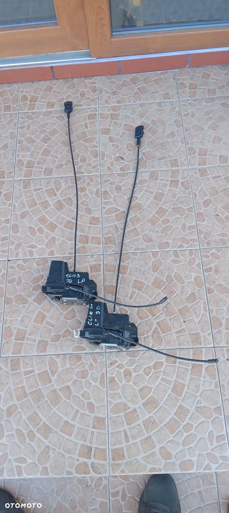 Clio III 3d zamek drzwi lewy przód 6PIN - 1