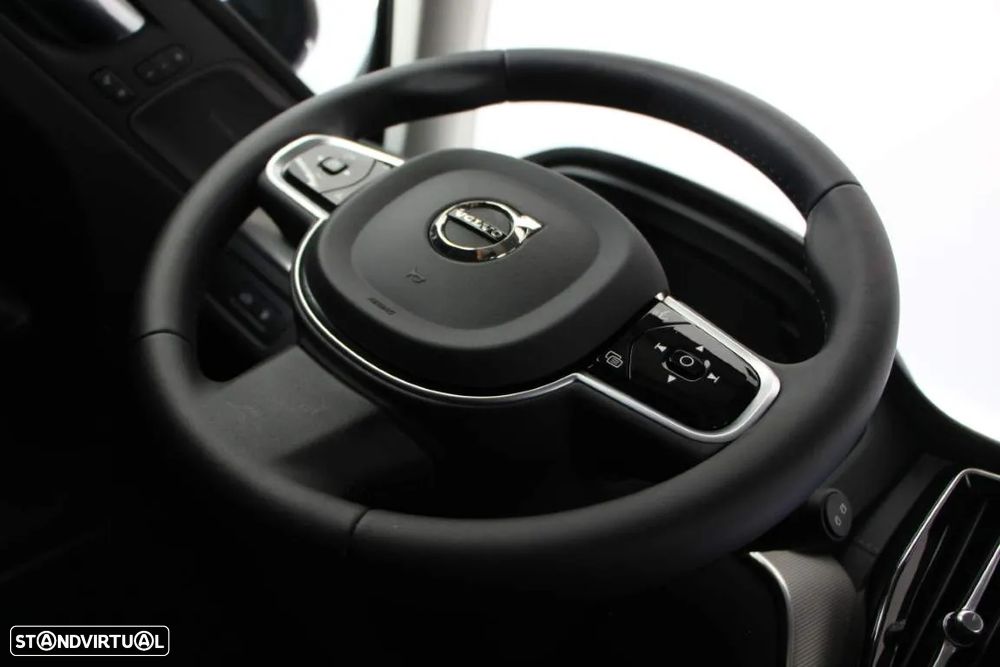 Volvo XC 60 2.0 T6 PHEV Ultra Dark AWD - 16