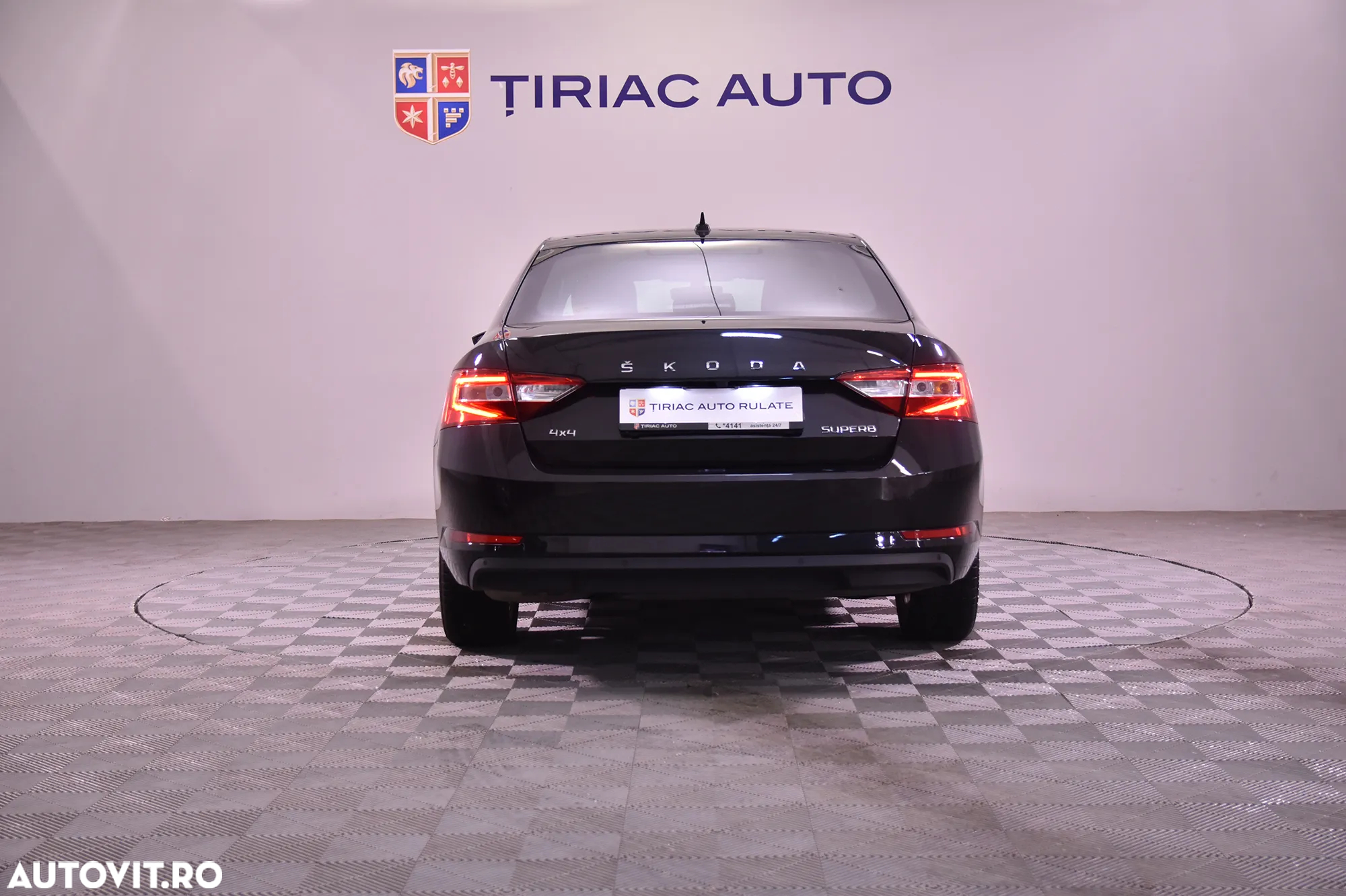 Skoda Superb 2.0 TDI 4x4 DSG Style - 4
