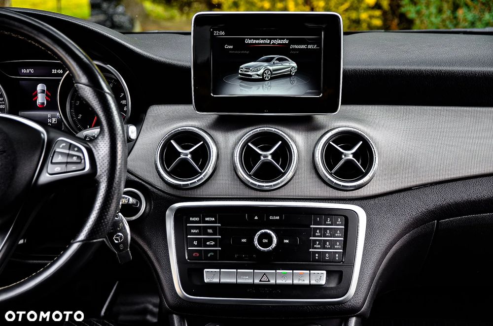 Mercedes-Benz CLA 200 7G-DCT Peak Edition - 34