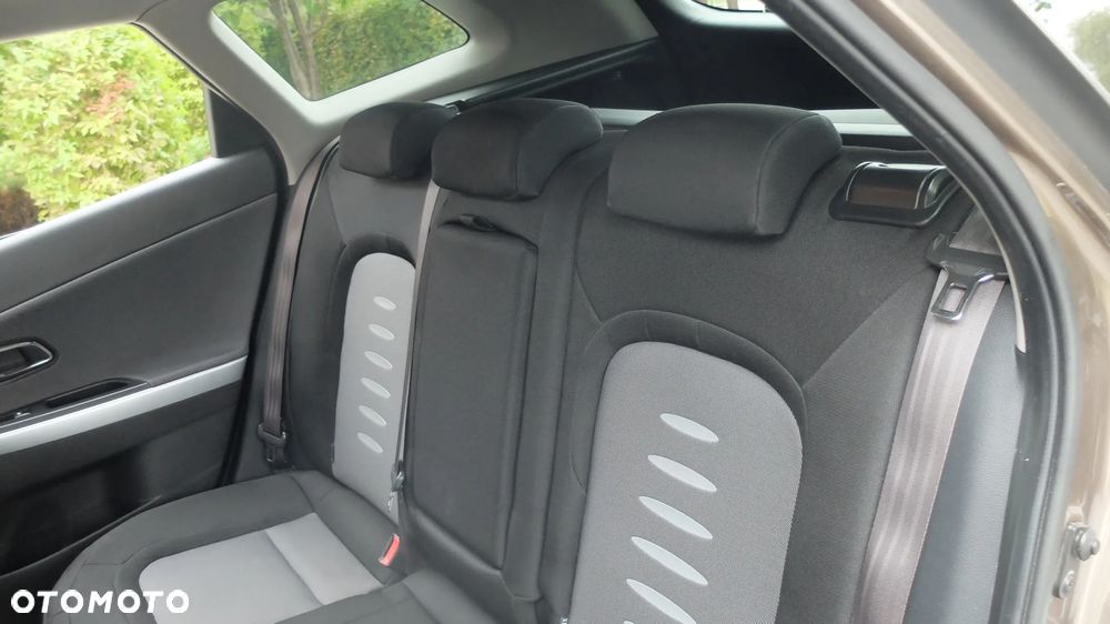 Kia Ceed Cee'd 1.6 GDI L - 25