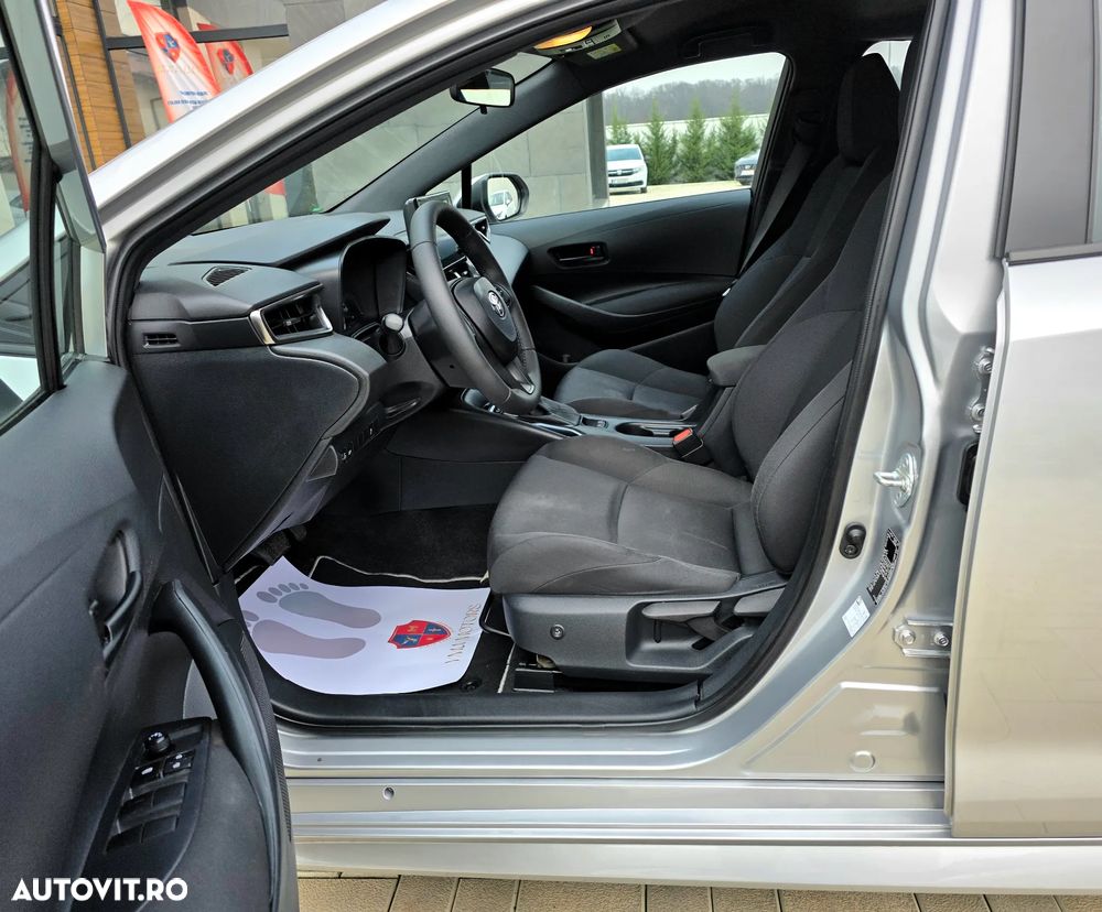 Toyota Corolla 1.8 HSD Business - 12