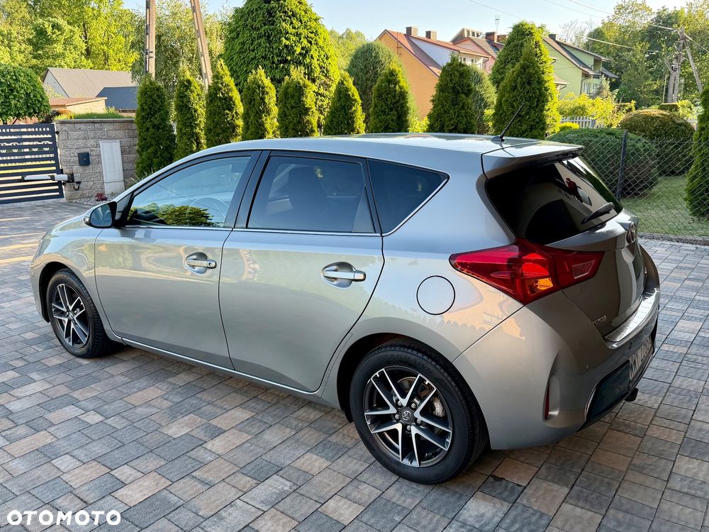 Toyota Auris 1.6 Premium Start - 3