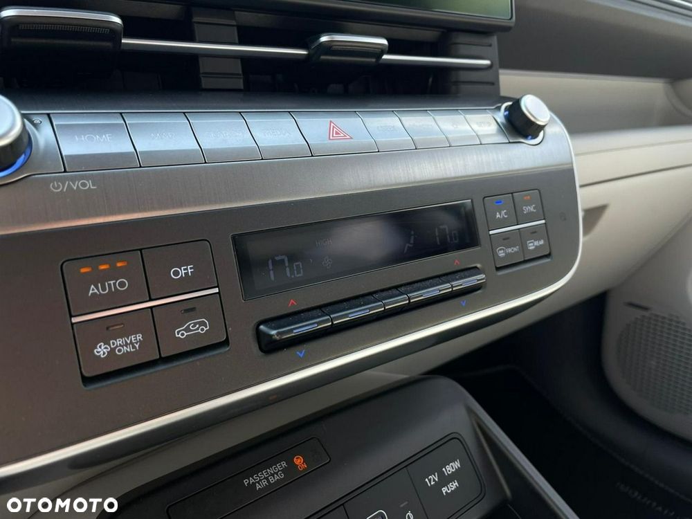 Hyundai Kona 65kWh Platinum - 34