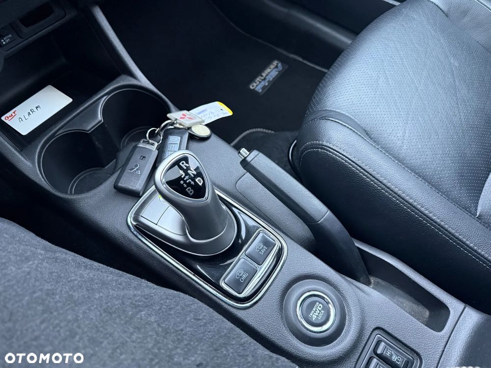 Mitsubishi Outlander - 20