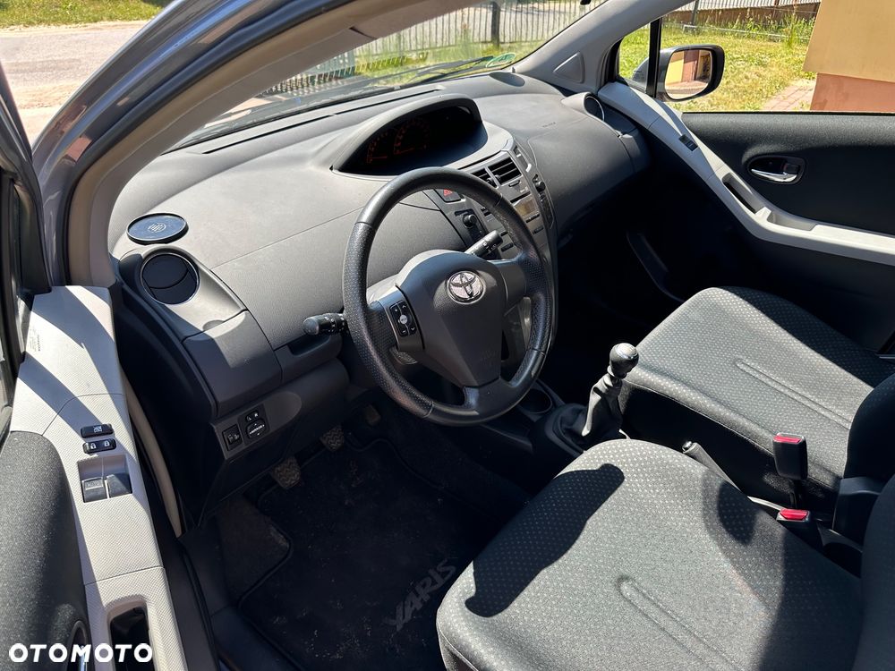 Toyota Yaris 1.33 VVT-i Life - 16