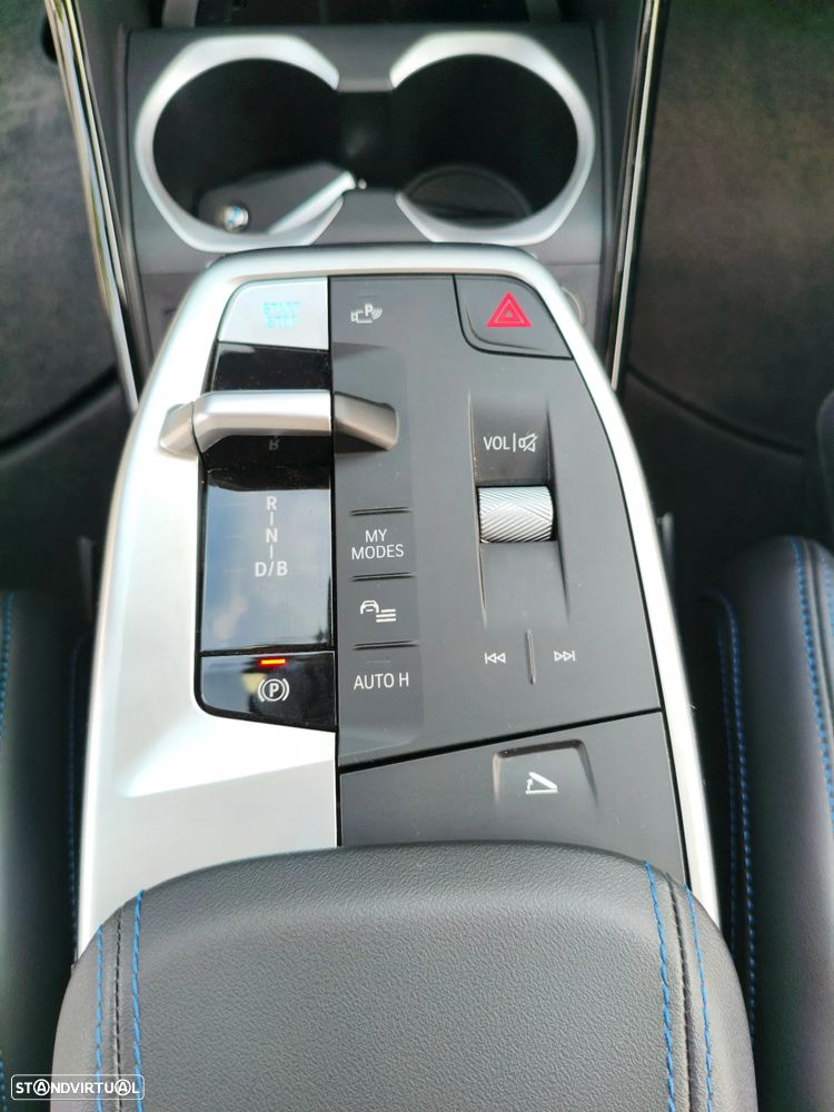 BMW iX2 eDrive20 Pack Desportivo M Pro - 10