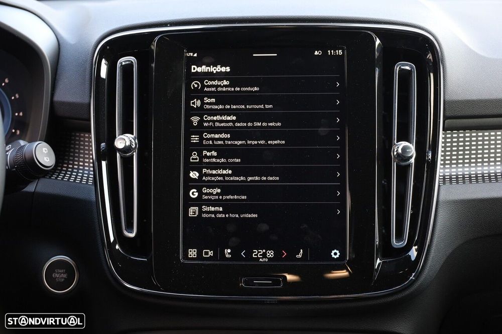 Volvo XC 40 2.0 B3 Plus Dark - 27