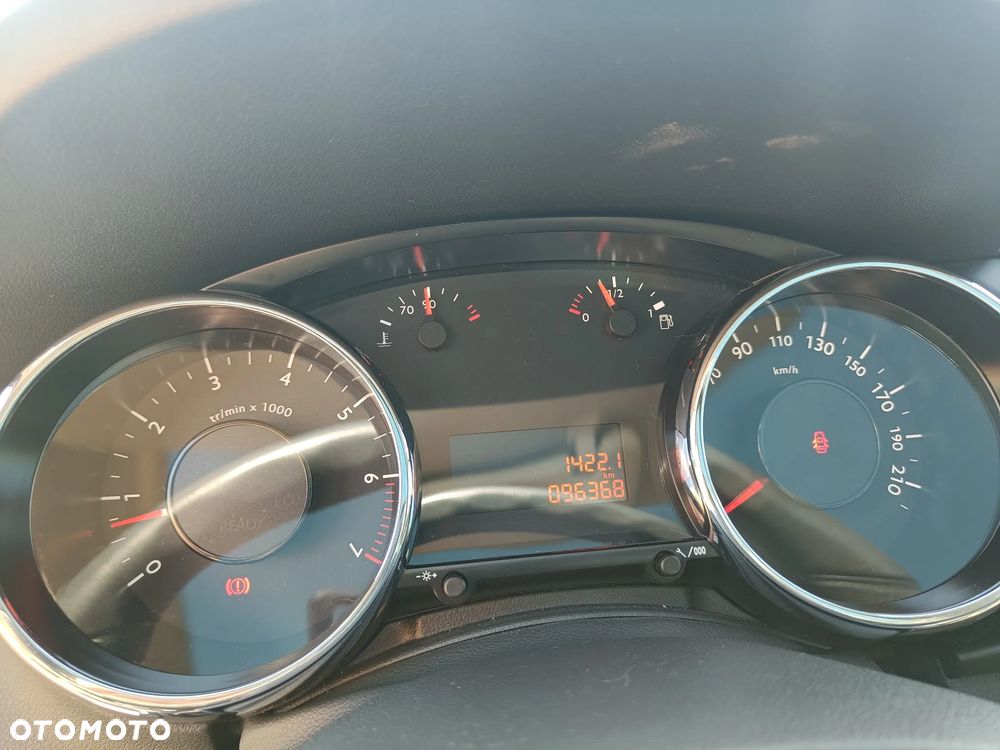 Peugeot 3008 1.6 THP Style - 16