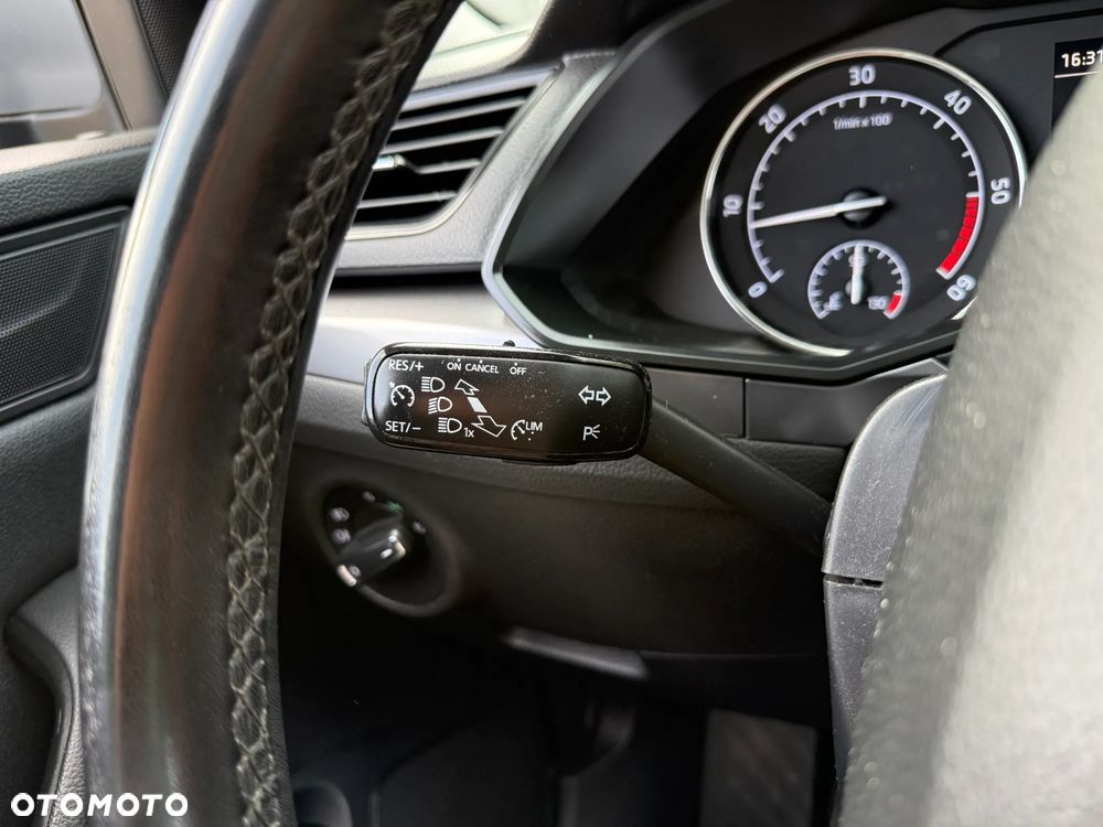 Skoda Superb 2.0 TDI Premium Edition - 15
