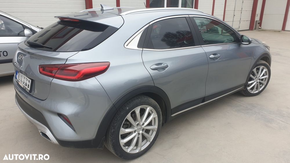 Kia XCeed - 4