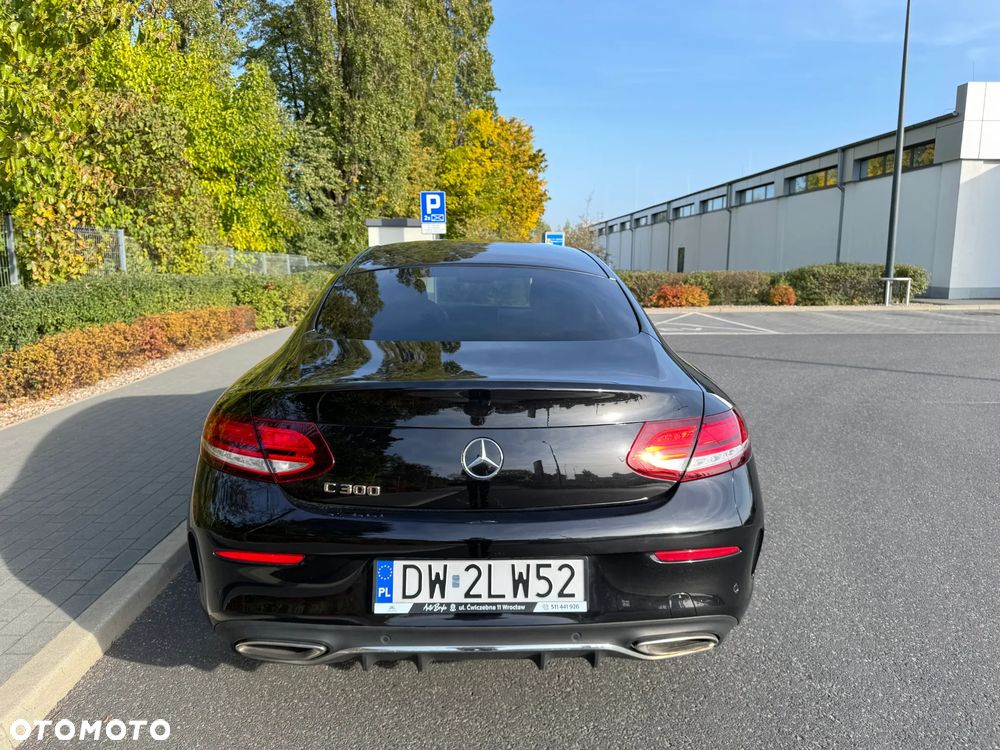Mercedes-Benz Klasa C 300 9G-TRONIC - 12