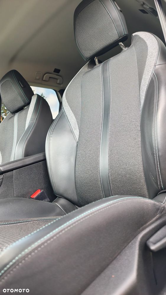 Peugeot 308 BlueHDi 130 EAT8 Allure Pack - 21