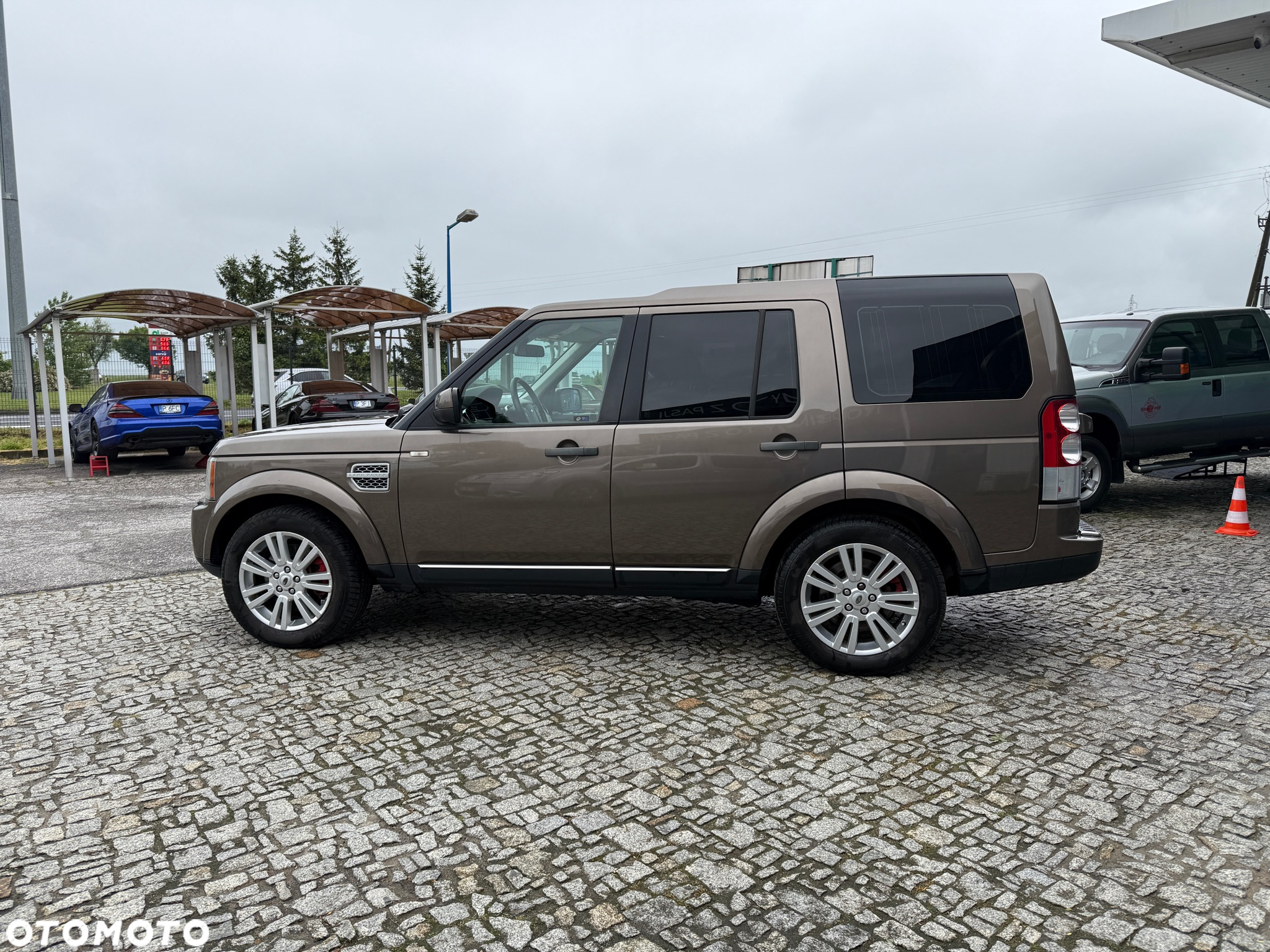 Land Rover Discovery IV 3.0D V6 HSE - 5