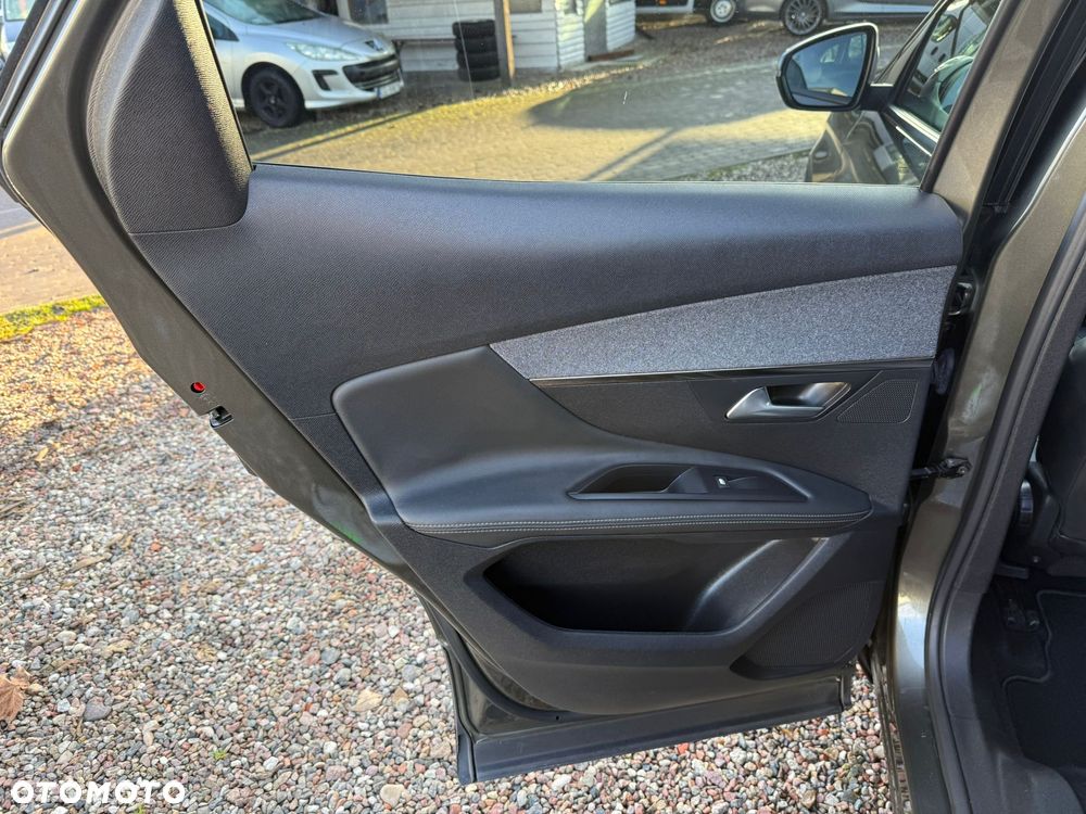 Peugeot 3008 1.5 BlueHDi Active S&S EAT8 - 16