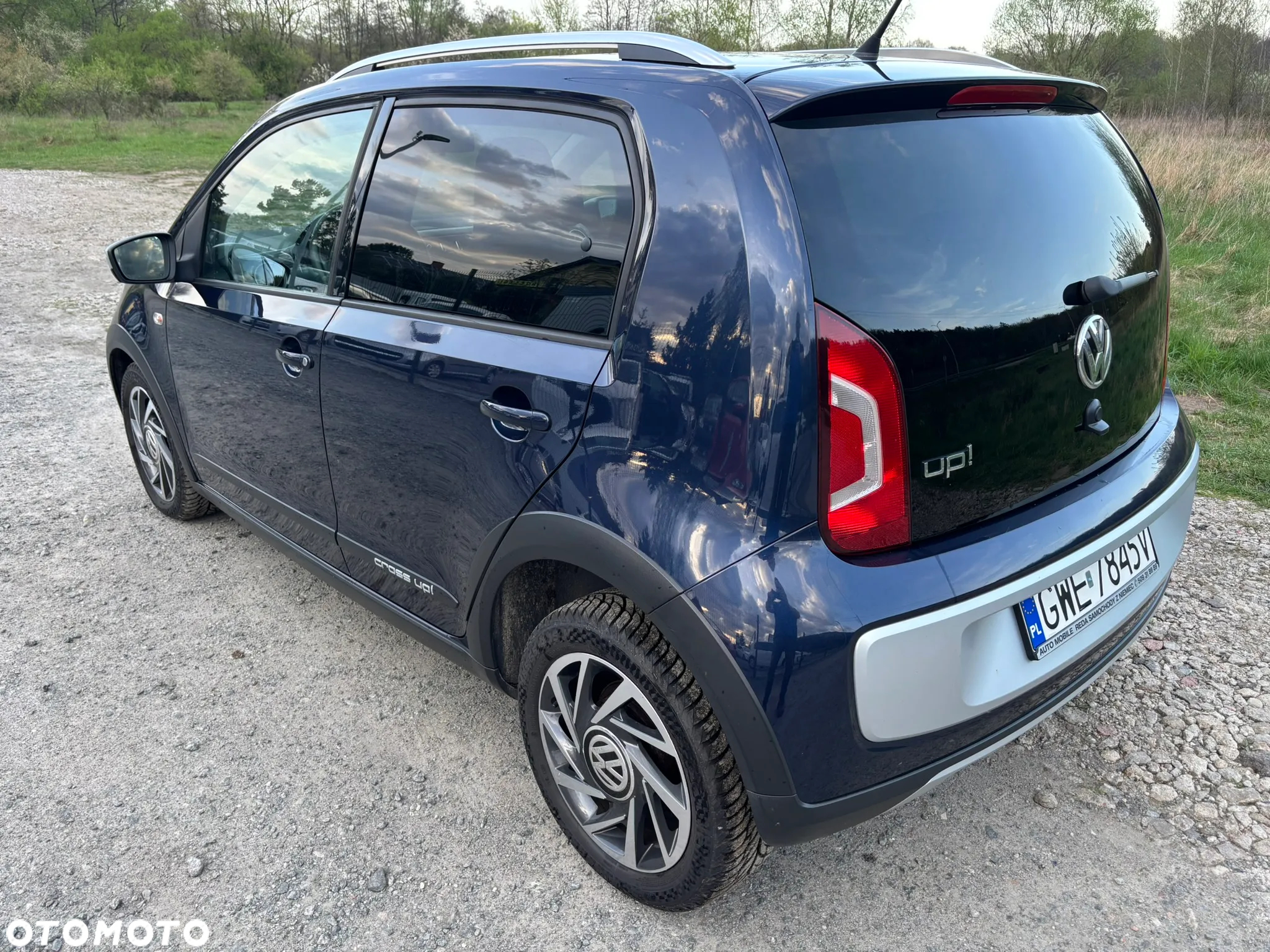 Volkswagen up! 1.0 cross - 19