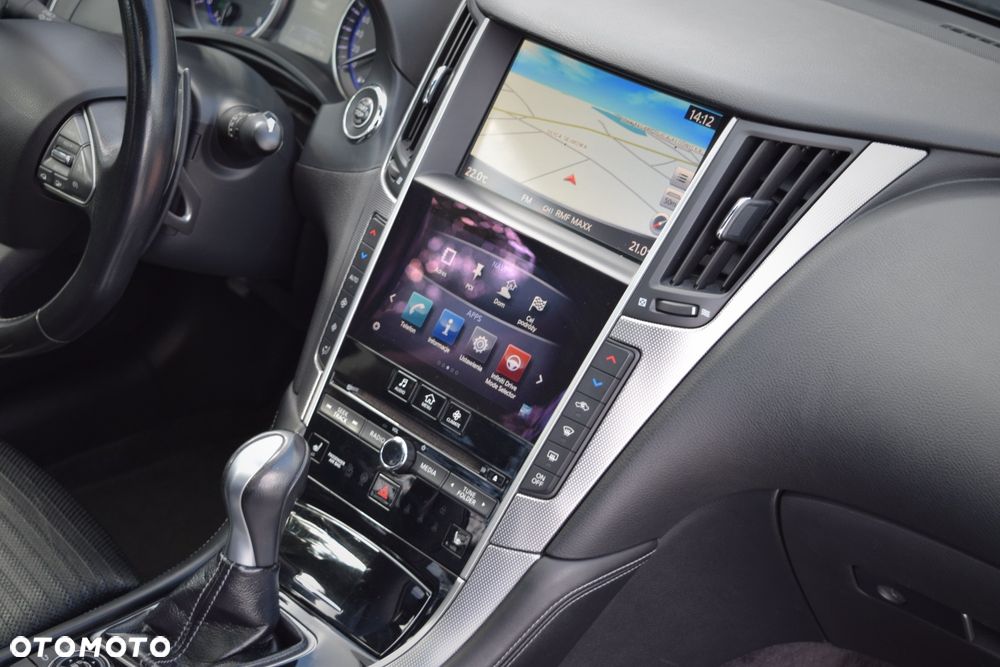 Infiniti Q50 2.0t Sport Sound Studio by Bose - 17