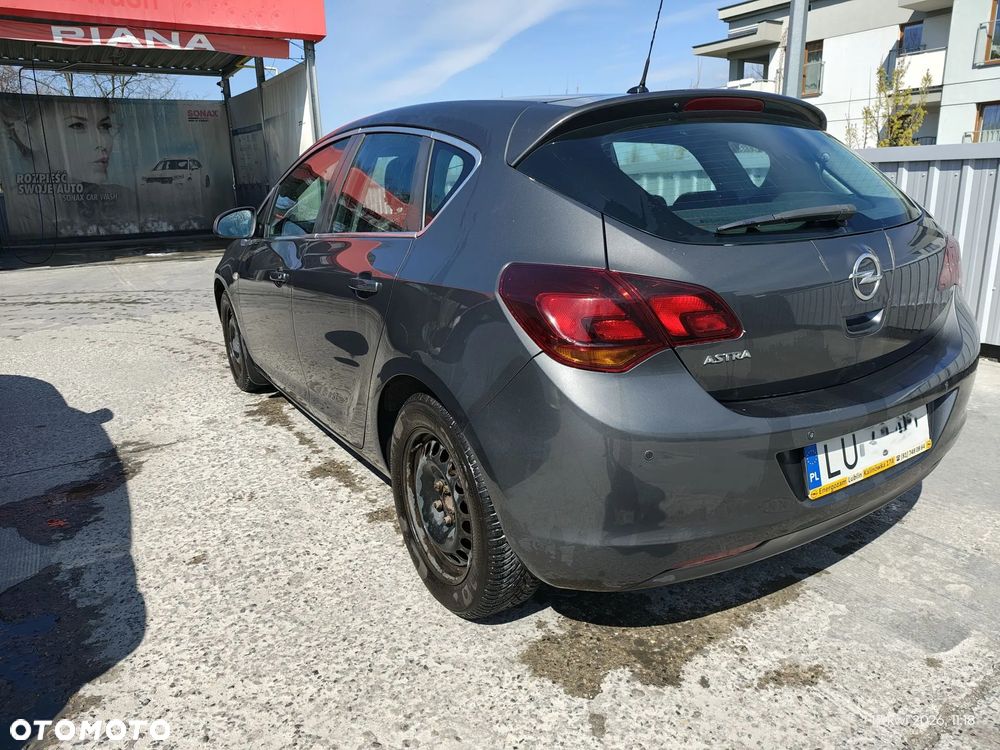 Opel Astra 1.6 Cosmo - 4