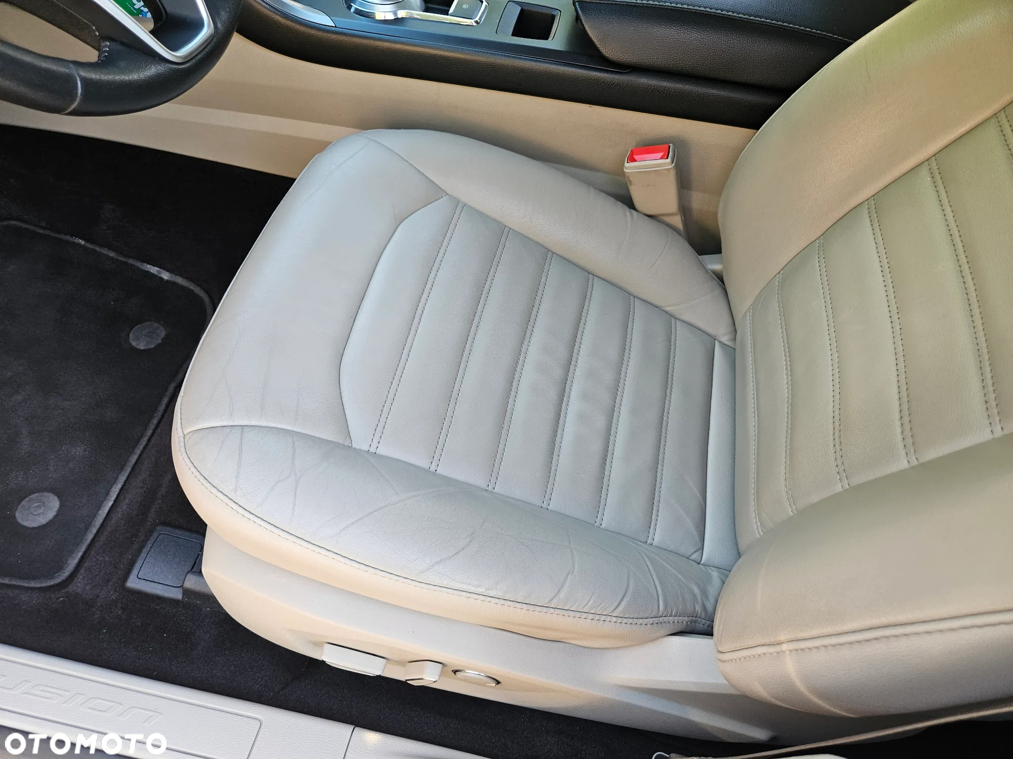 Ford Fusion 2.0 EcoBoost Titanium - 12