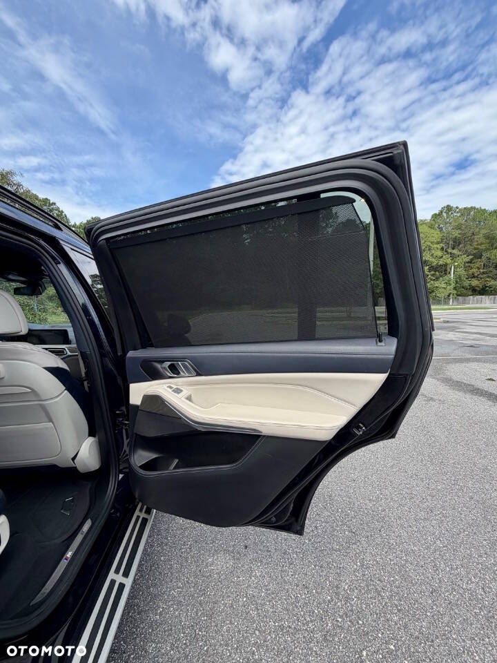 BMW X7 - 24