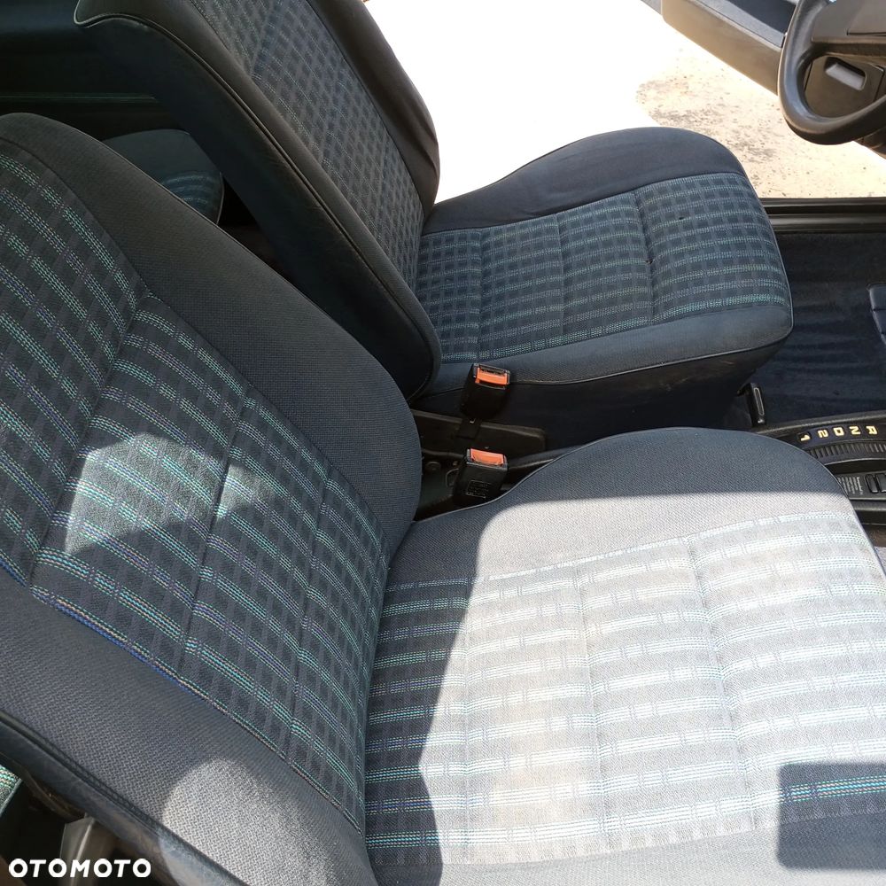 Volkswagen Golf - 28
