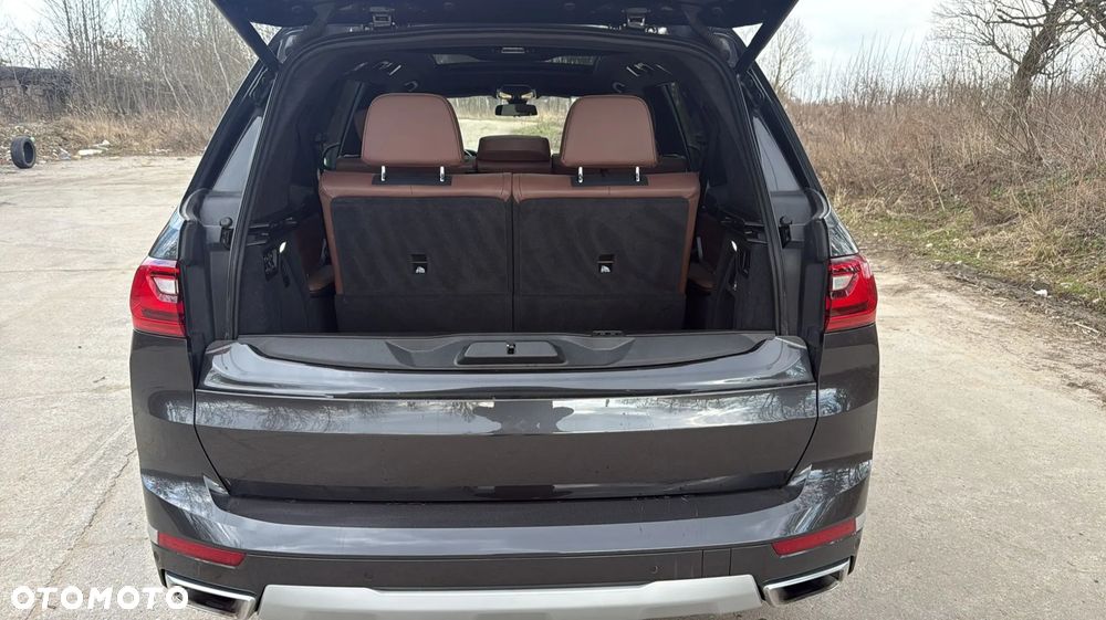 BMW X7 - 11