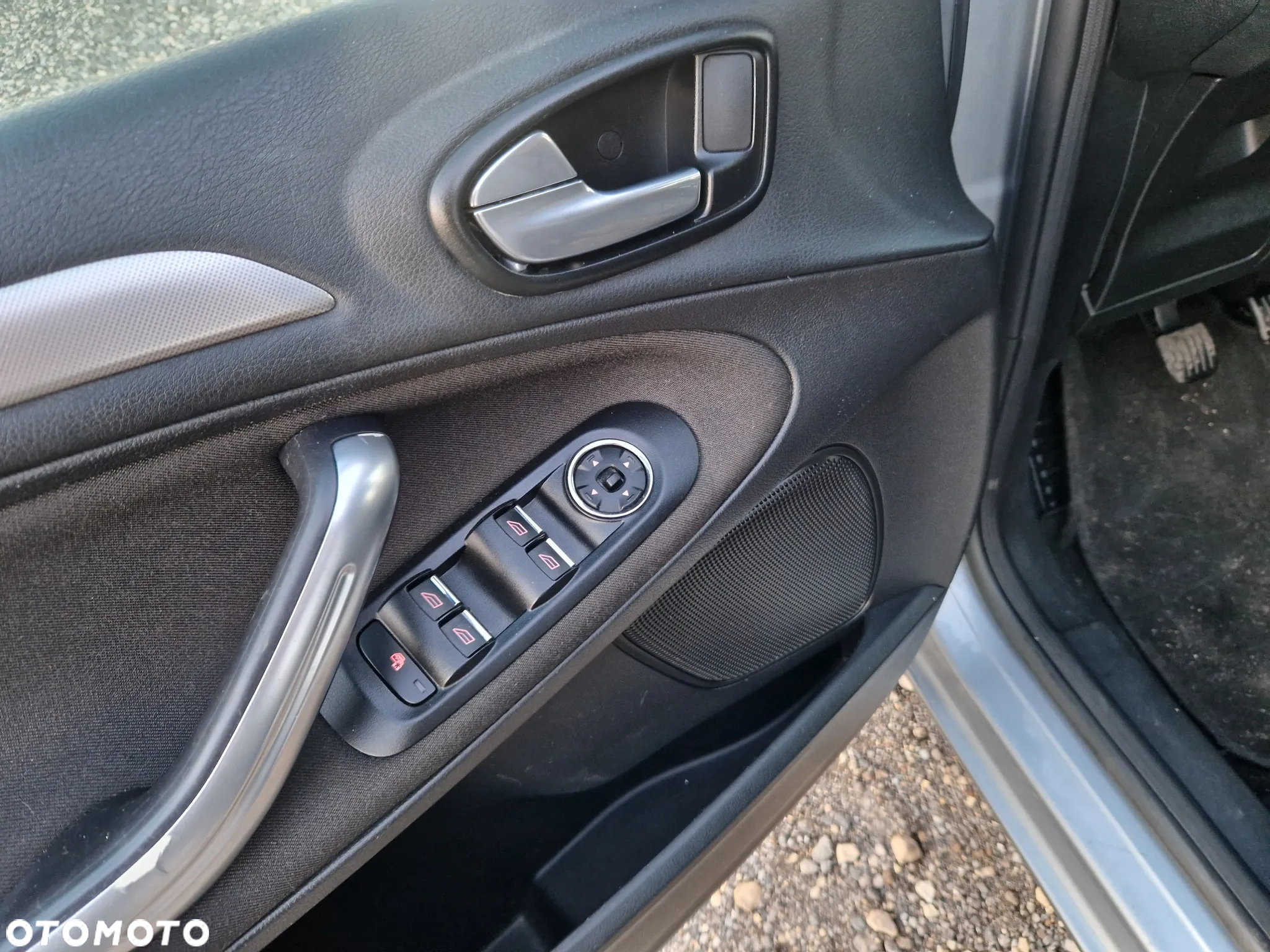 Ford Galaxy - 12