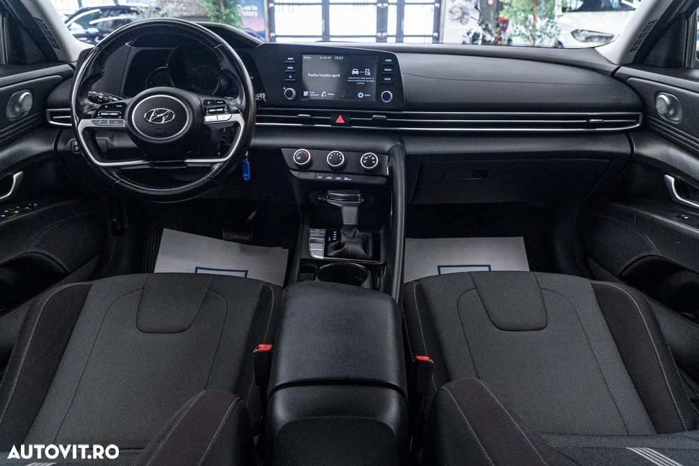 Hyundai Elantra 1.6 l 123 CP CVT Exclusive - 24