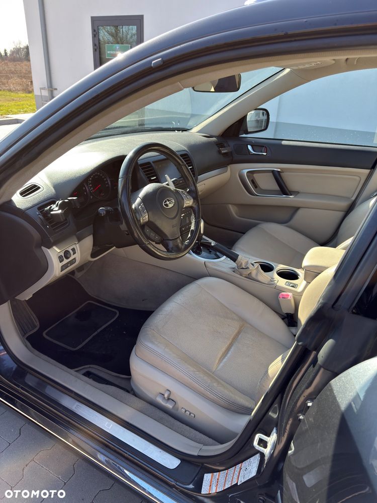 Subaru Legacy 3.0RA 000 - 17