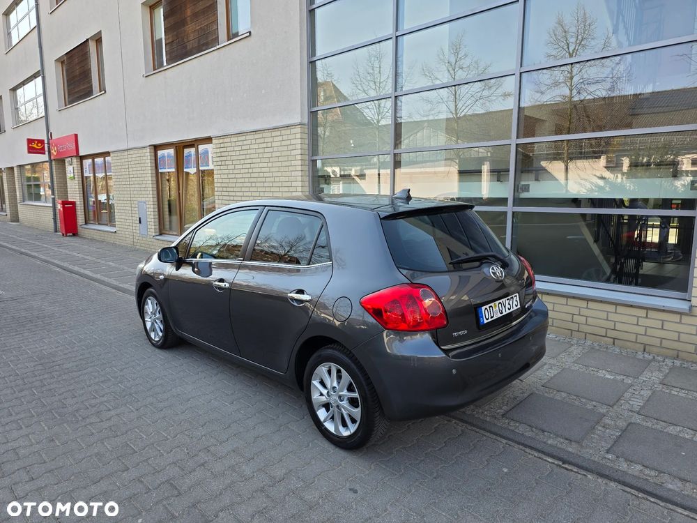 Toyota Auris - 5