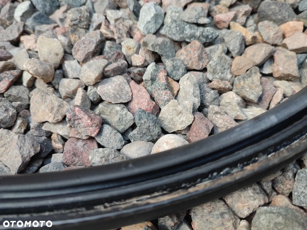 BMW E91 / E91 LCI ORYGINALNE USZCZELKI DRZWI TYŁ LEWA / PRAWA O NR. 51 72 7 247 262 / 51 72 7 164 813 OEM W BARDZO DOBRYM STANIE - 23