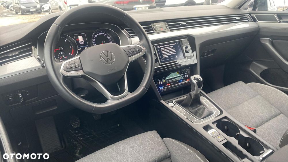 Volkswagen Passat - 15