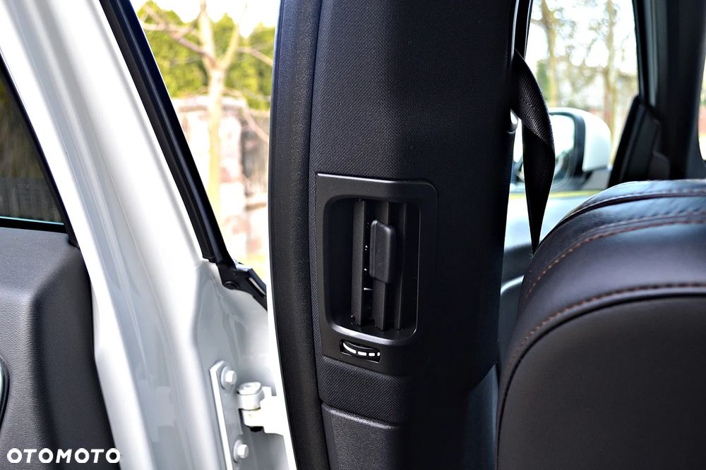 Volvo XC 60 D5 AWD Geartronic Summum - 34