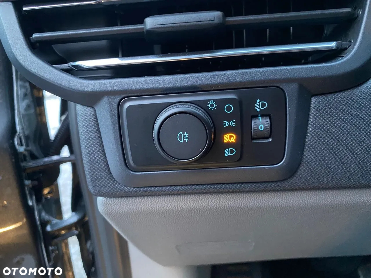 Ford Tourneo Custom 2.0 EcoBlue 320 L2 Titanium - 16