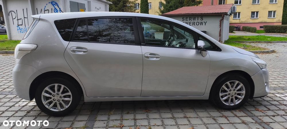 Toyota Verso 2016 photo 4