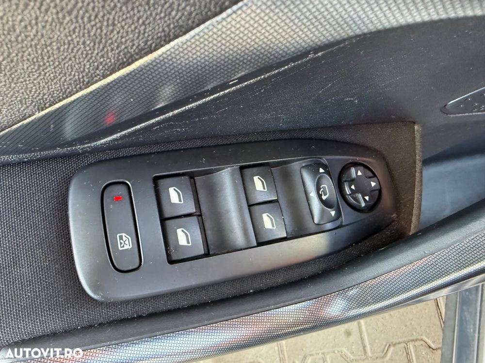 Peugeot 2008 PureTech 110 Stop&Start Style - 12