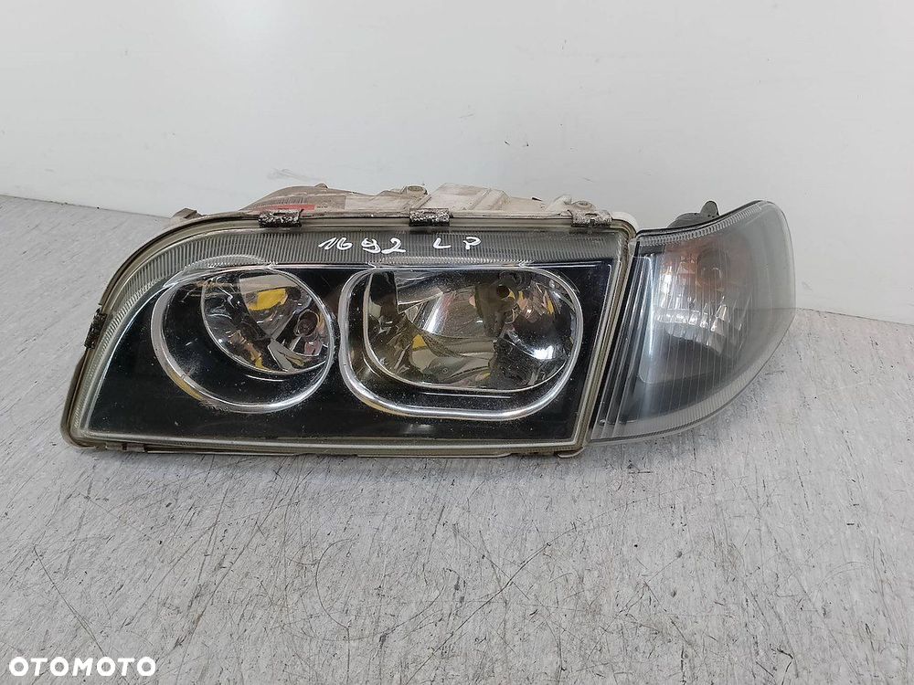 LAMPA PRZÓD LEWA VOLVO V40 ( 95-04 ) 1AG247002-01  30899878 - 1