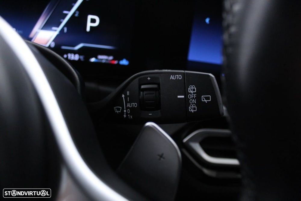 BMW 320 d Pack Desportivo M Auto - 25