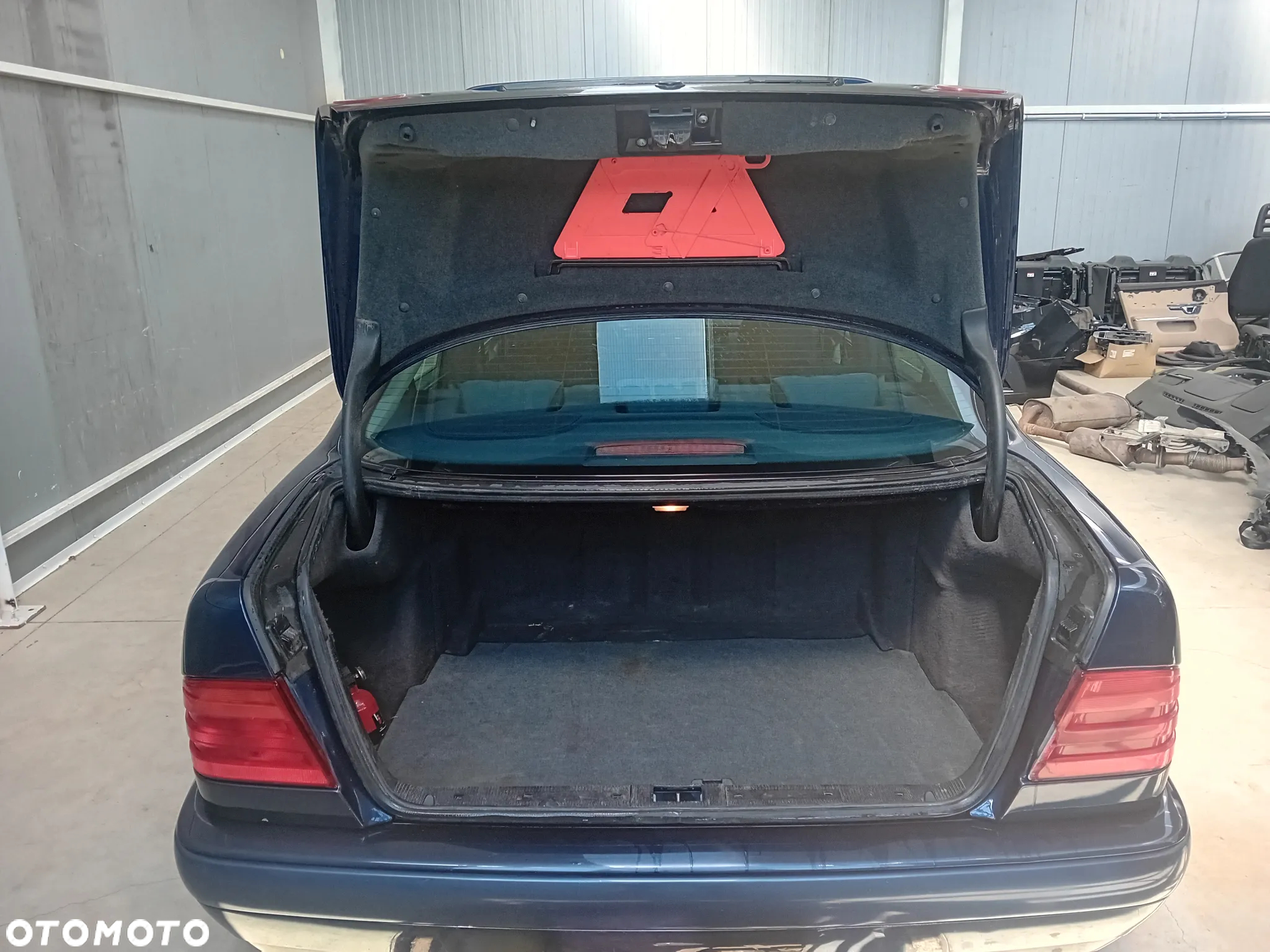 Mercedes-Benz Klasa E 290 T TD Classic - 9