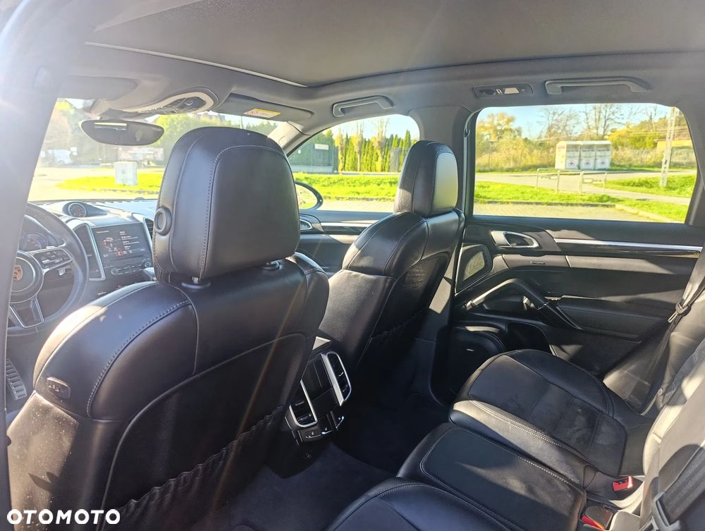 Porsche Cayenne S Diesel Platinum Edition - 15