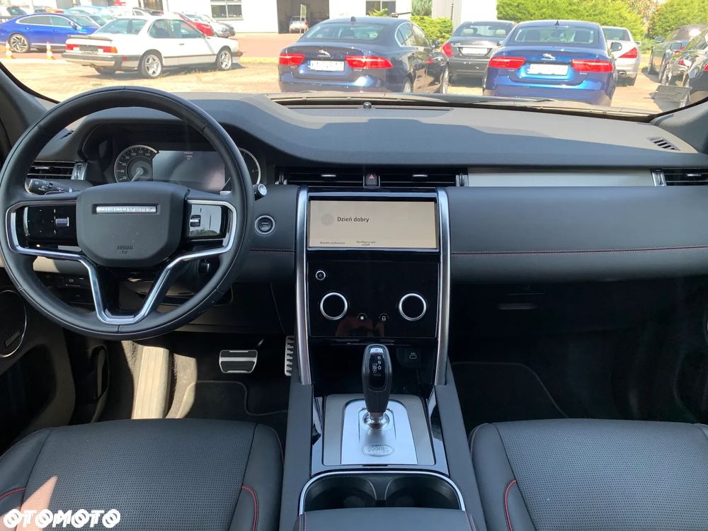 Land Rover Discovery Sport - 12